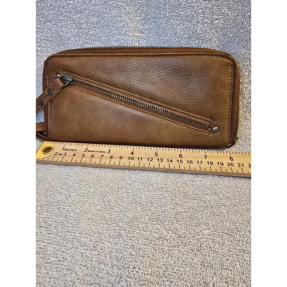 Free People Vegan Leather Wristlet Wallet Tan with 6 Card Slots & Coin Pocket - Picture 14 of 15